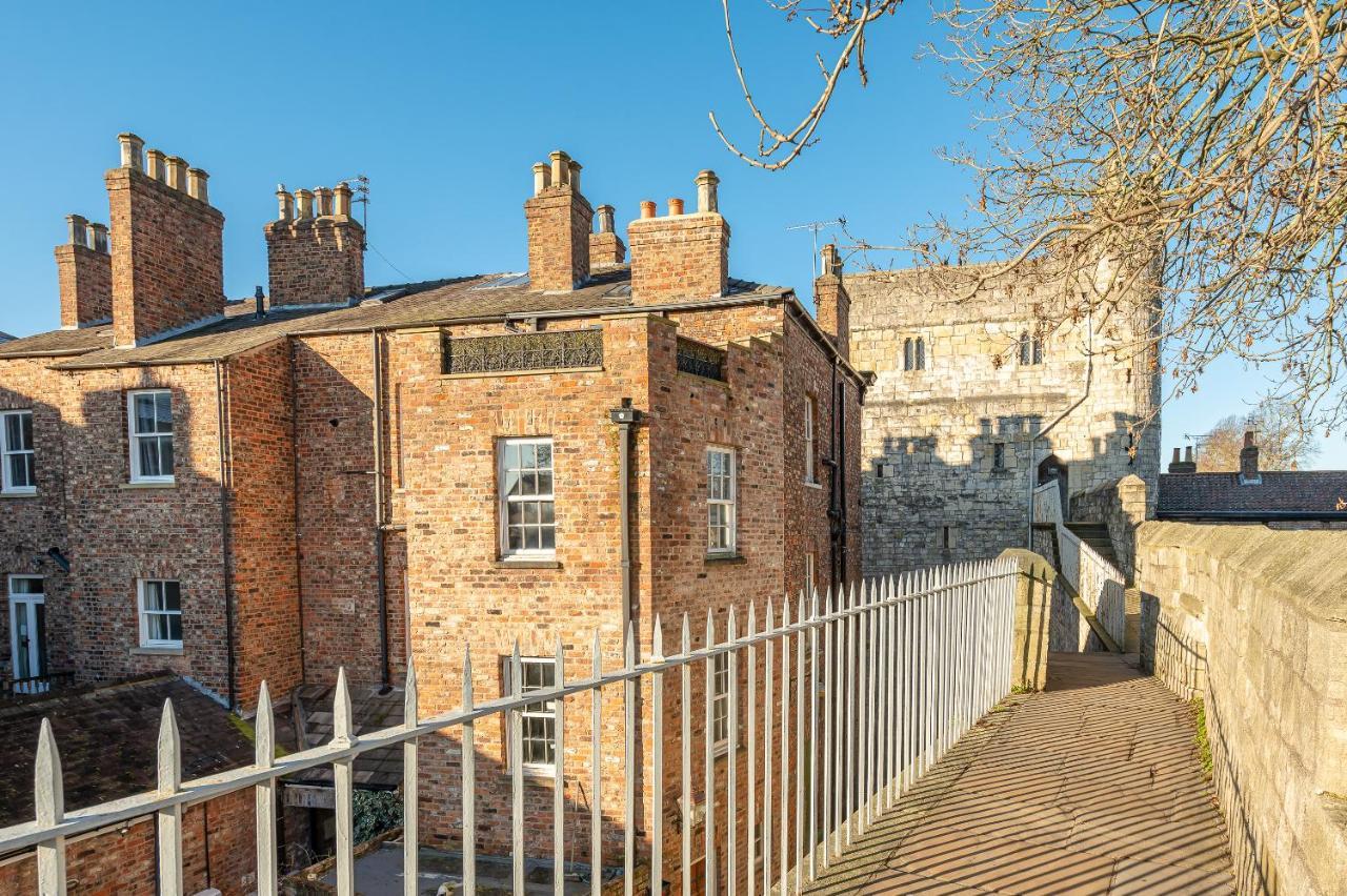 Roman Walls View York Exteriér fotografie